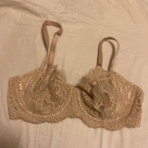 Victoria's Secret Dream Angels Beige Lace Bra